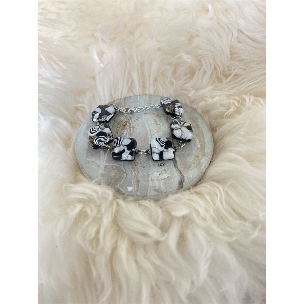 Black and white Mable Pattern Glass Bead Adjustable Bracelet